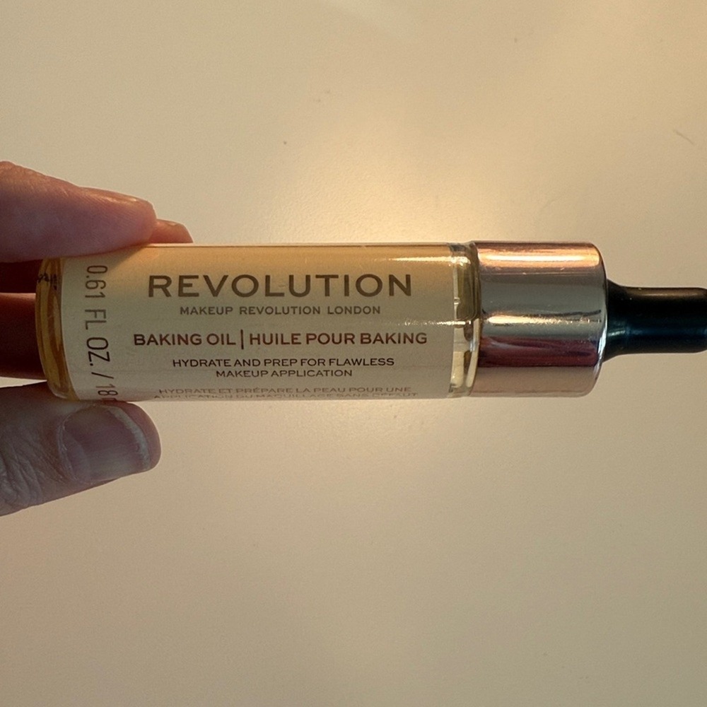 Revolution Makeup London‎ Baking Oil Hydrate Prep Flawless Makeup Application